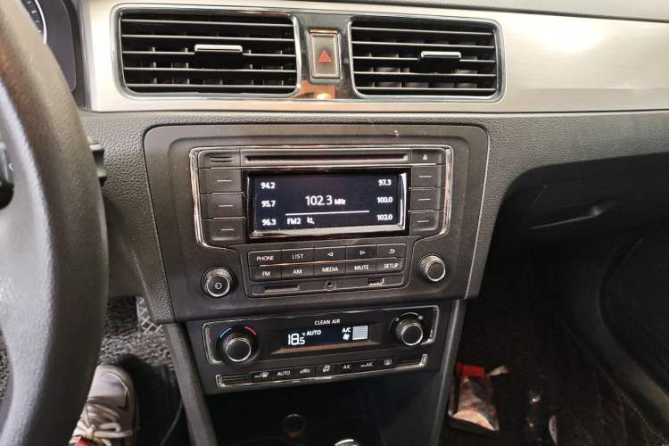 Used Volkswagen Santana 2015 HaoNa 230TSI DSG Comfort Model
