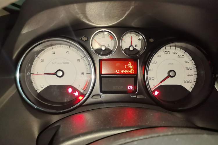 Used Peugeot 308 2014 Enjoy Edition Classic 1.6L Manual YouShang Model
