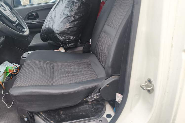 Used Dongfeng Yufeng EM26 2023 Standard Edition 41.472 kWh Henan Lithium Power Left Rear Seat