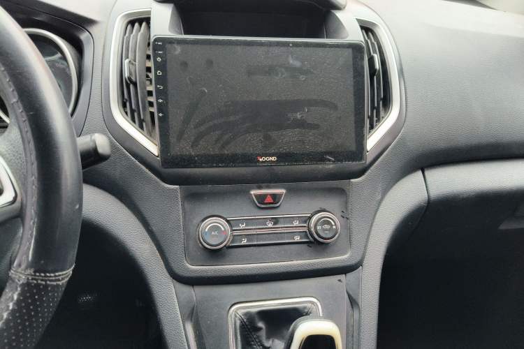 Used CHANGAN KAICHENG Ruixing S50 2018 S50V 1.5L Logistics Version 7 Seats China V Standard Audio And AC Panel