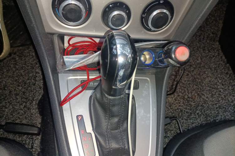 Used Volkswagen Gran Lavida 2013 1.6L Automatic Fashion Model
