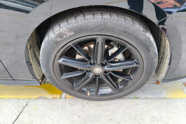 Used CHANGAN UNI-V 2023 1.5T Prestige Model
