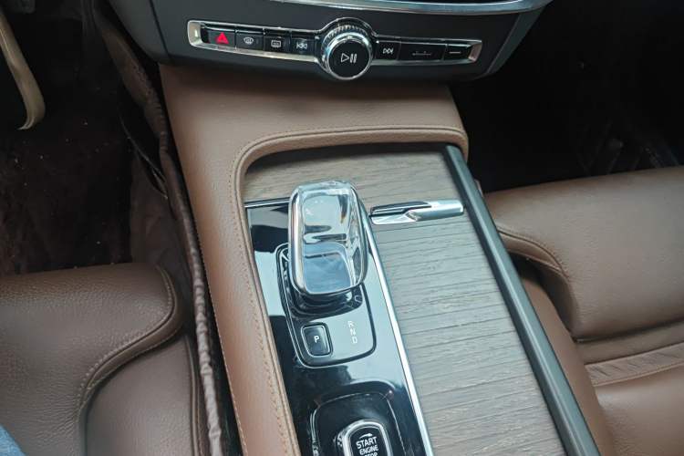 Used Volvo S90 2022 B5 Zhiyuan Luxury Edition Gear Lever