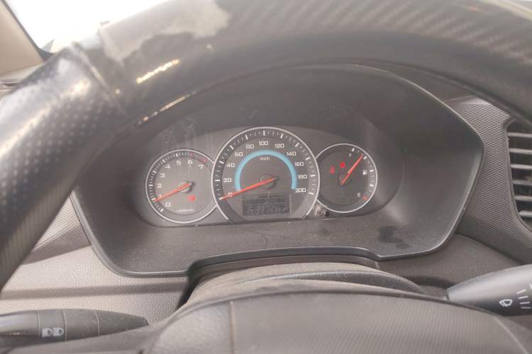 Used Wuling Hongguang V 2019 1.5L Enjoyment Version China VI LAR