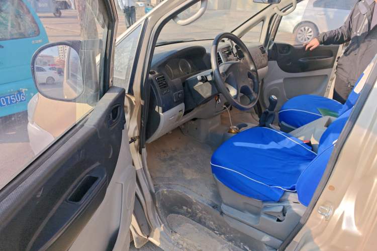 Used FORTHING Lingzhi 2015 M3 1.6L 7-Seater Luxury Model
