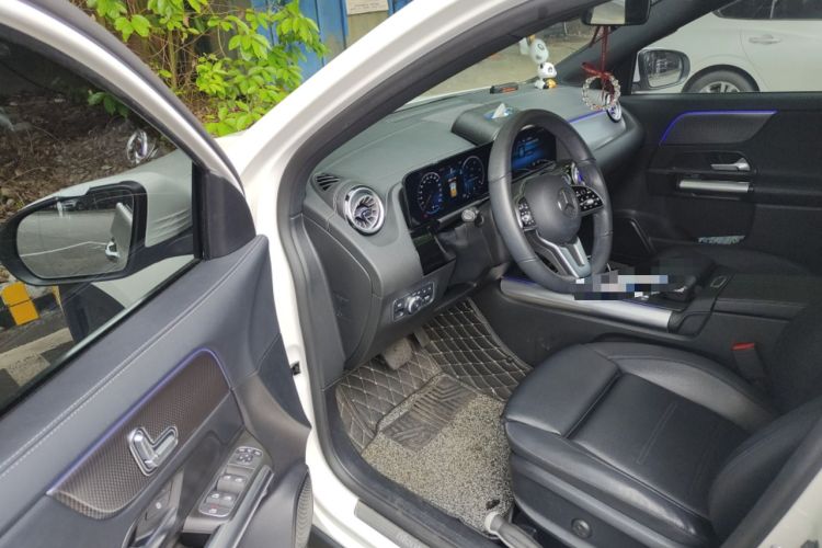 Used Mercedes-Benz GLA 2022 Facelifted GLA 200 Driver Seat