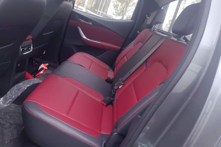 Used SAIC MAXUS Xingji 2023 Starry R 2.0T Automatic Diesel 2WD Luxury Edition Long-Box Model
