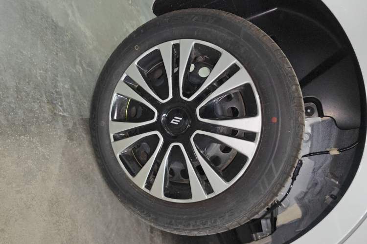 Used JMEV Xiao Qilin 2026 Model PLUS+ Comfort Version Exterior 5