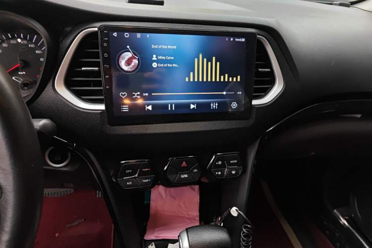 Used GAC Trumpchi GS4 2016 235T G-DCT Elite Edition Audio And AC Panel