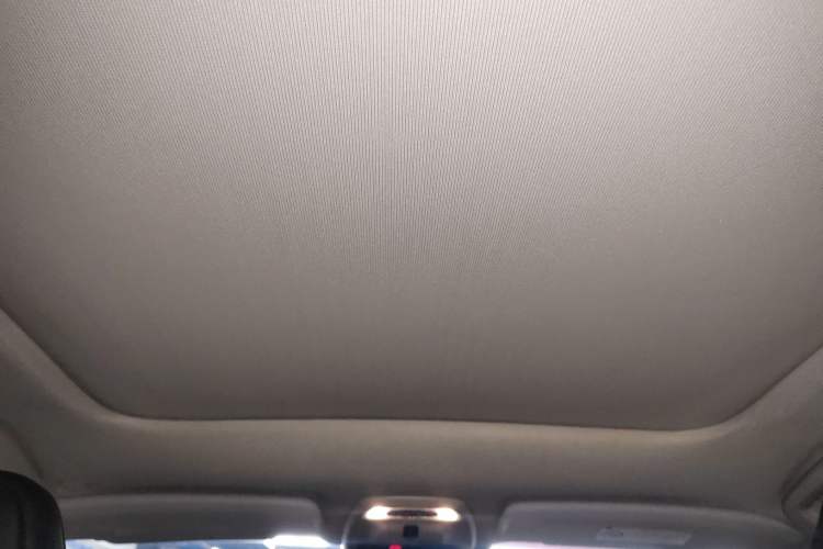 Used Volvo V40 2018 T3 Zhiyi Edition Headliner