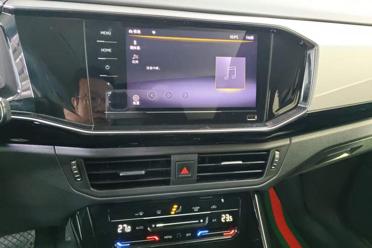 Used Volkswagen Tayron 2022 280TSI Two-Wheel Drive Luxury Smart Connectivity Version Audio And AC Panel