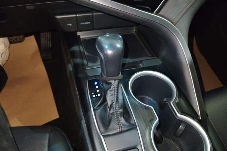 Used Toyota Camry 2021 2.0G Luxury Edition Gear Lever