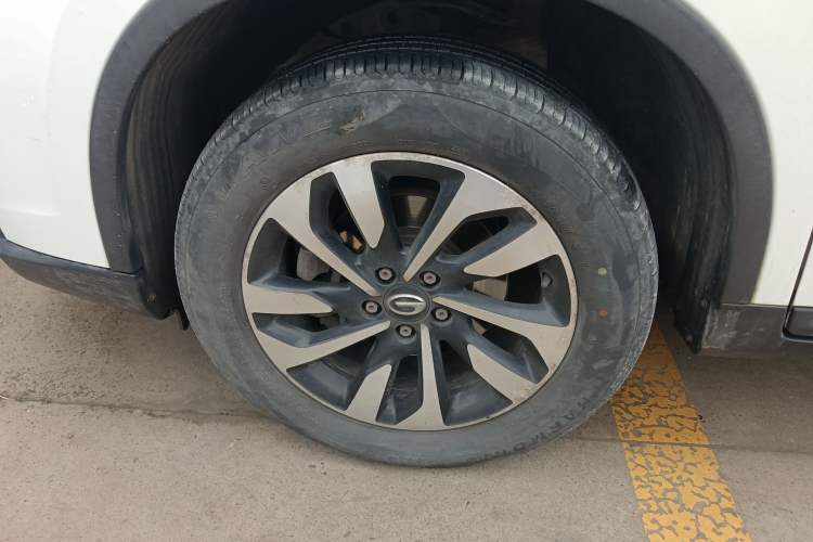 Used GAC Trumpchi GS4 2019 270T Automatic Two-Wheel Drive Elite Edition Left Front Wheel Hub