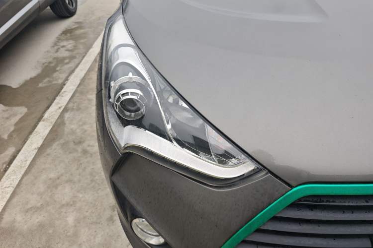 Used Hyundai Veloster 2015 1.6T Automatic Luxury Edition Right Front Headlight