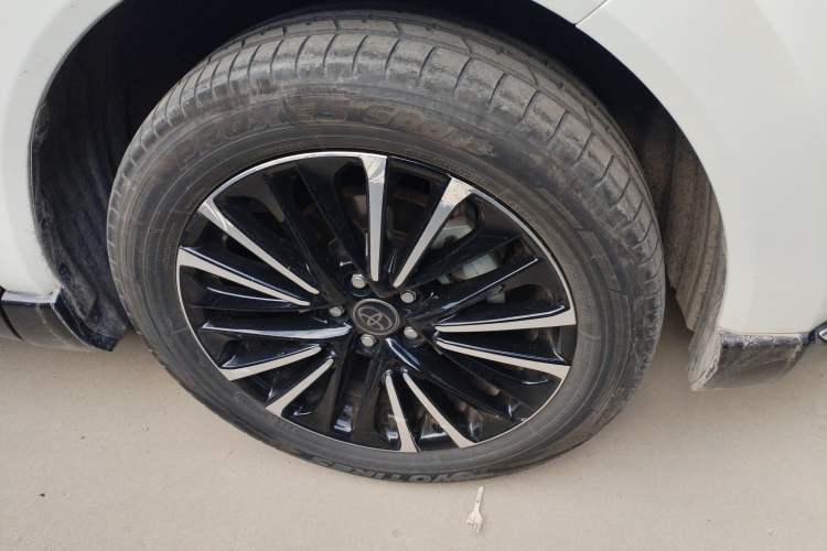 Used Toyota Venza 2022 2.0L CVT Two-Wheel Drive Prestige Edition Right Front Wheel Hub