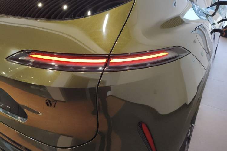 Used Avatr 07 2024 Ultra Range-Extended Four-Wheel Drive Exterior 3