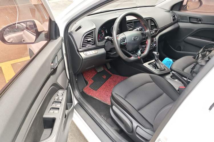 Used Hyundai Elantra (6th Generation / Lingdong) 2018 1.4T Dual-Clutch Xuan Dong · Dynamic Edition Driver Seat