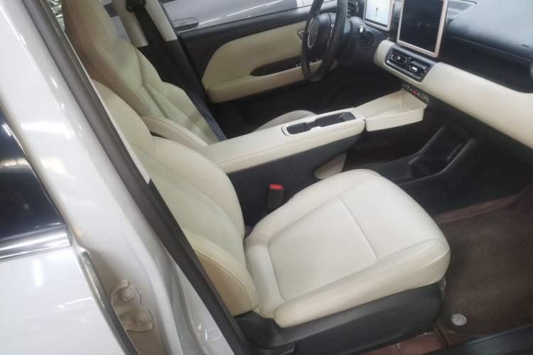 Used Wuling Bingo PLUS 2024 330 km Range Five-Seater Version