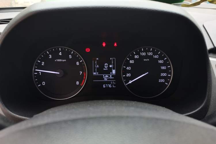 Used Hyundai ix25 2015 1.6L Manual Two-Wheel Drive Fashionable GS Model Instrument Cluster
