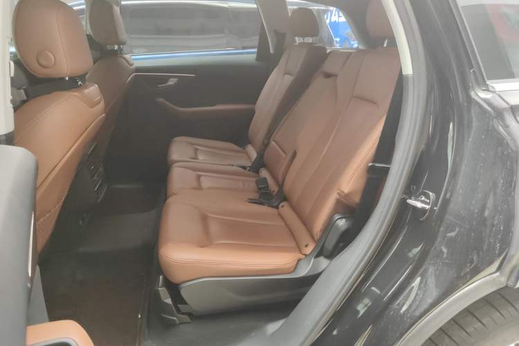 Used Audi Q7 2023 45 TFSI quattro S line Sport model