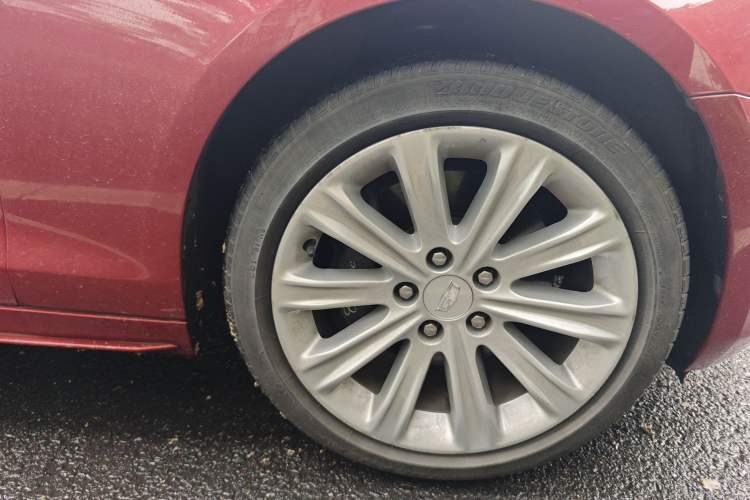 Used Cadillac ATS-L 2017 28T Tech Edition Right Front Wheel Hub