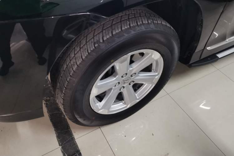 Used Toyota Highlander 2012 2.7L 2WD 5-Seater Elite Edition Left Front Wheel Hub