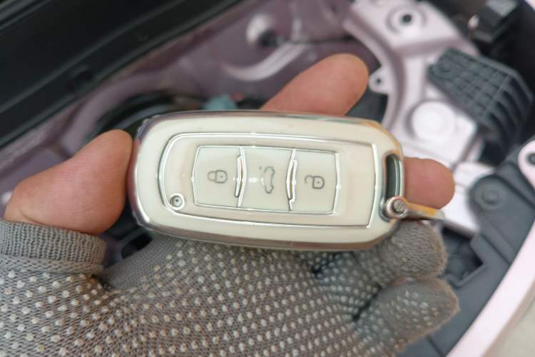 Used Geely Galaxy Panda 2023 Panda Mini 200km Endurance Bear Vehicle Key