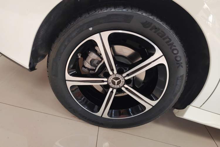 Used Mercedes-Benz A-Class 2023 A 200 L Fashion Model Right Rear Wheel Hub