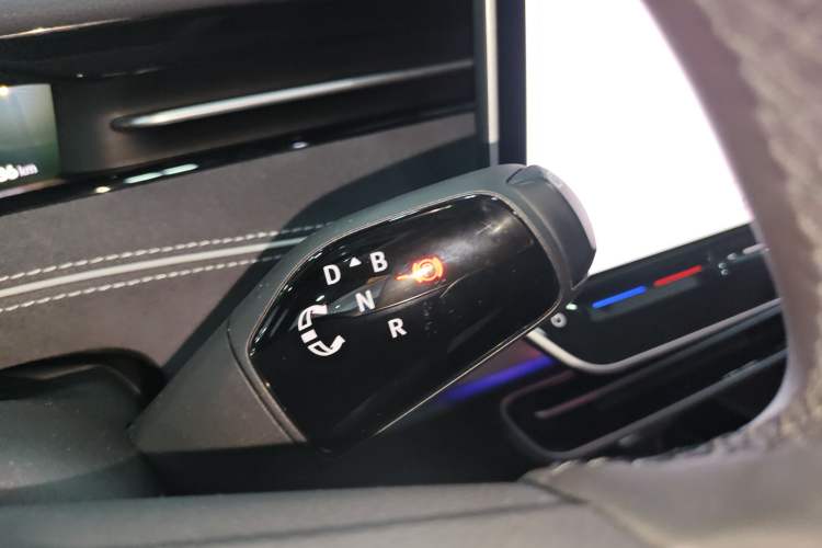 Used Volkswagen ID.7 VIZZION 2024 PRO Model Gear Lever