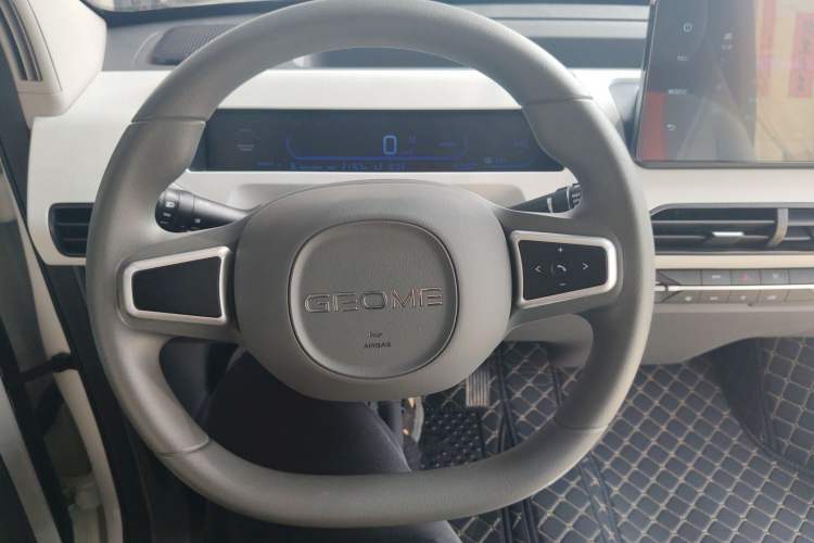 Used Geely Galaxy Panda 2024 Panda Mini 200km Endurance Bear Steering Wheel