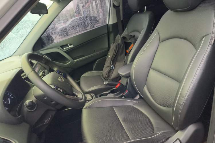 Used Hyundai ix25 2015 1.6L Automatic Two-Wheel Drive Smart GLS Trim Left Front Seat