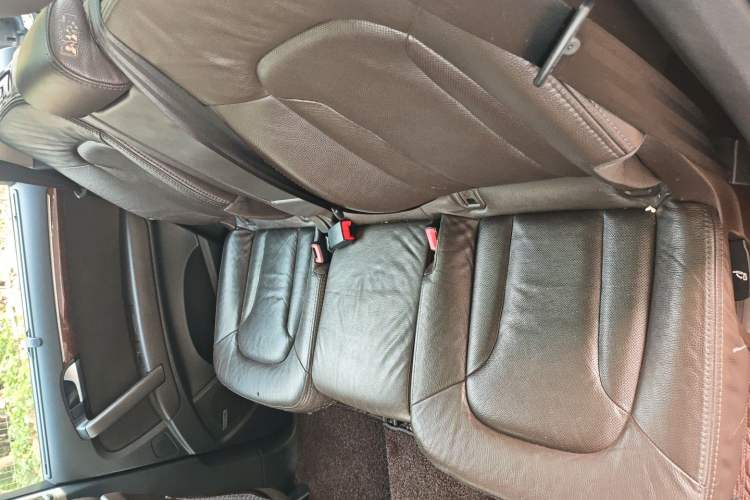 Used Audi Q7 2014 35 TFSI Sport Edition Left Rear Seat