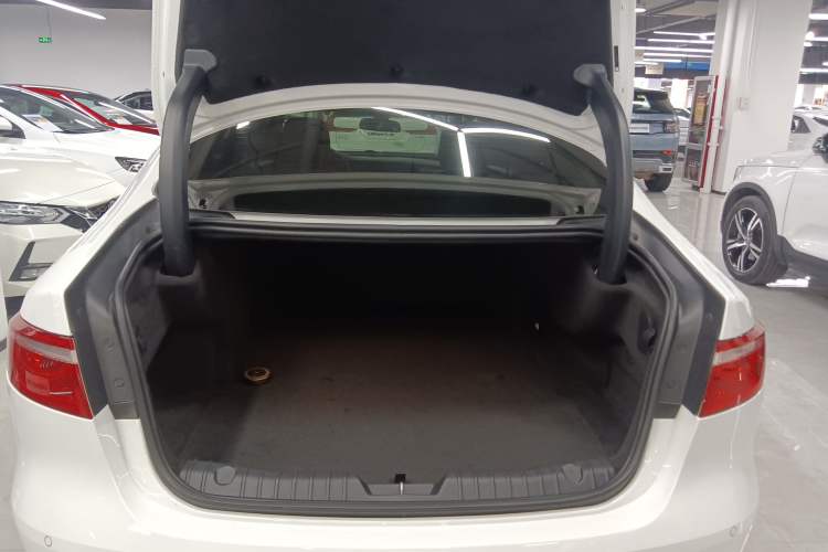 Used Jaguar XFL 2020 XFL 2.0T P200 Two-Wheel-Drive Elite Edition Trunk