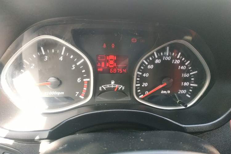 Used FAW Xiali N7 2014 1.3L Manual Sport Luxury Model Odometer Close Up