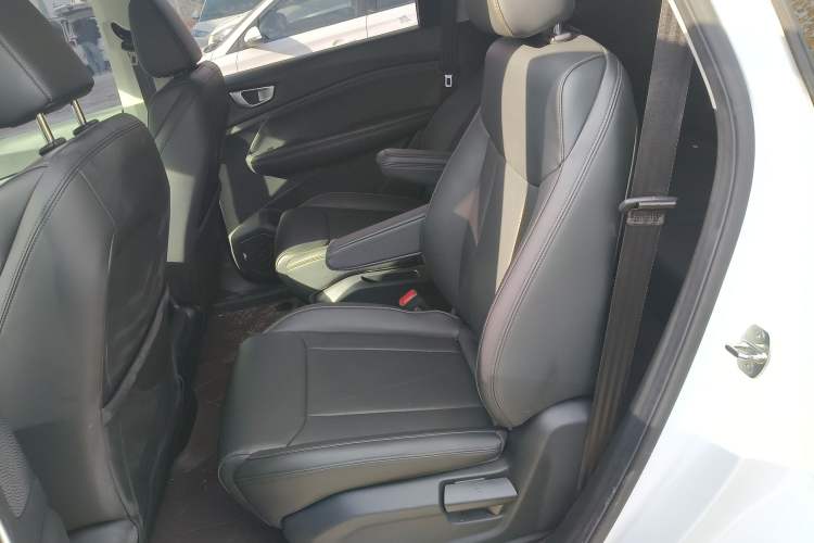 Used Wuling Jiachen 2022 1.5T Manual Comfort & Dynamic Version
