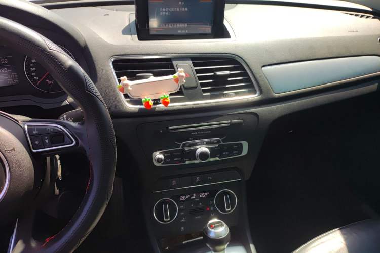 Used Audi Q3 2017 30 TFSI Fashion Model Audio And AC Panel