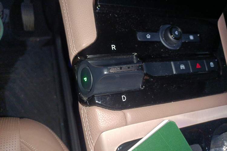 Used Nio ES8 2018 355 km Base Version 7-Seater Edition Gear Lever