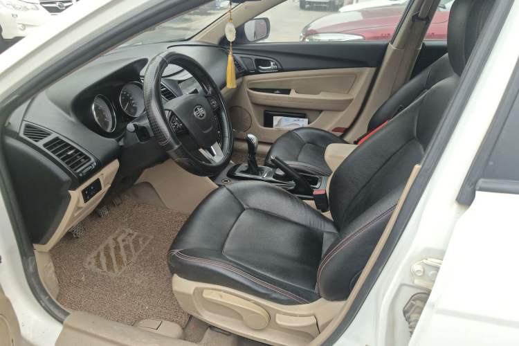 Used Bestune B50 2013 1.6L manual luxury version
