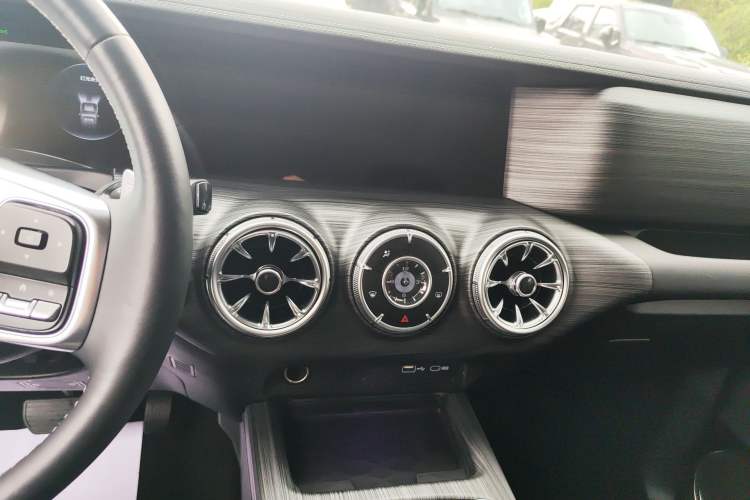 Used Tank 300 2023 Off-Road Edition 2.0T Conqueror Audio And AC Panel