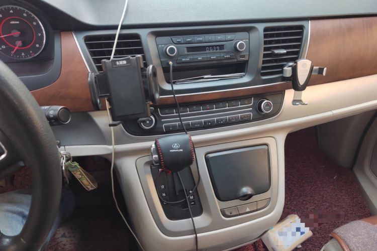 Used SAIC MAXUS G10 2015 2.0T Automatic Anniversary Edition