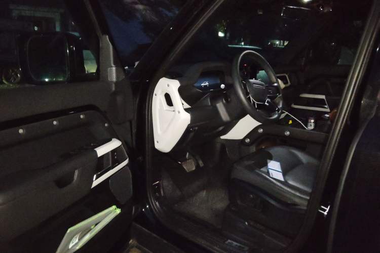 Used Land Rover Defender 2023 Facelift 110 3.0T P400 X-DYNAMIC HSE Driver Seat