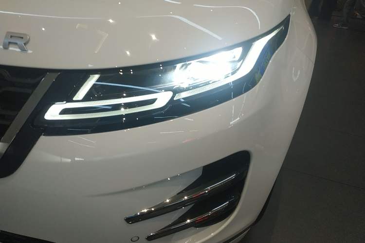 Used Land Rover Range Evoque 2023 Aurora L 249 PS Luxury Edition
