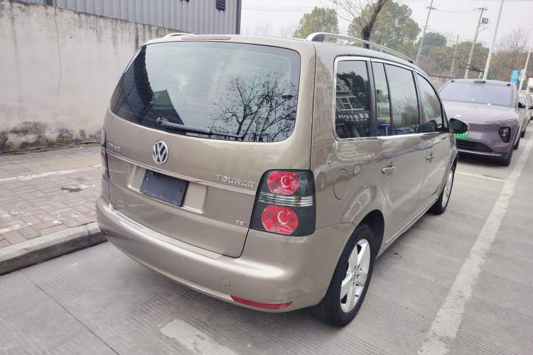 Used Volkswagen Touran 2015 1.4T Manual Comfort Edition 5-Seater
