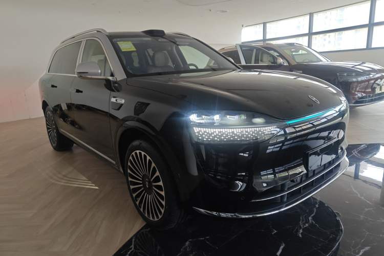 Used Hima AITO M9 2025 Extended-Range Ultra Version 52 kWh 6-Seater Front Right 45 Deg