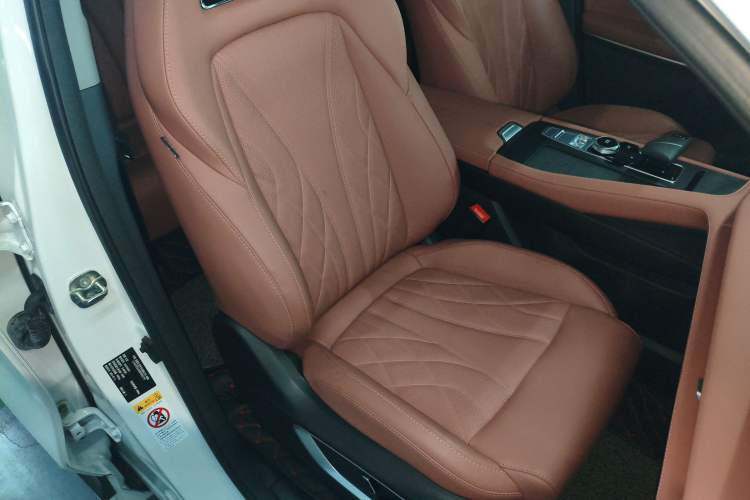 Used CHANGAN CS75 PLUS 2024 3rd Generation Champion Edition 2.0T Intelligent Drive Performance Model Right Front Seat