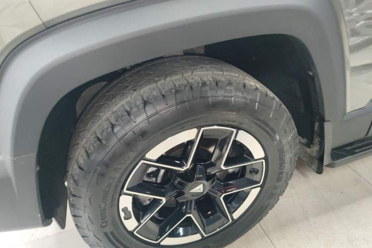 Used Deepal G318 2024 Four-Wheel-Drive Air Suspension Model