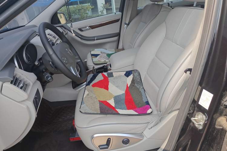 Used Mercedes-Benz R-Class 2010 R 350 L 4MATIC