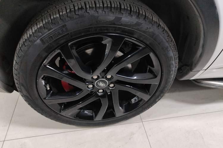 Used Land Rover Discovery Sport 2019 240 PS SE Dynamic Version China V Standard Left Front Wheel Hub