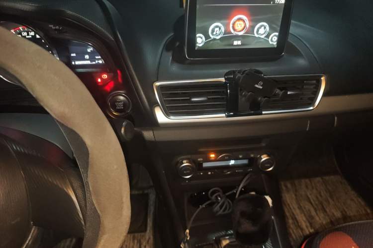 Used Mazda 3 Axela 2014 Hatchback 1.5L Automatic Luxury Model Audio And AC Panel