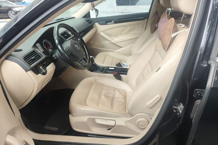 Used Volkswagen Passat 2011 1.4 TSI DSG Prestige Edition Left Front Seat